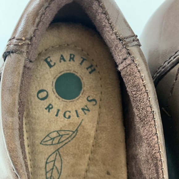 Earth Origins Madison brown leather upper heeled bootie 7.5”. 2” heel - Picture 6 of 8